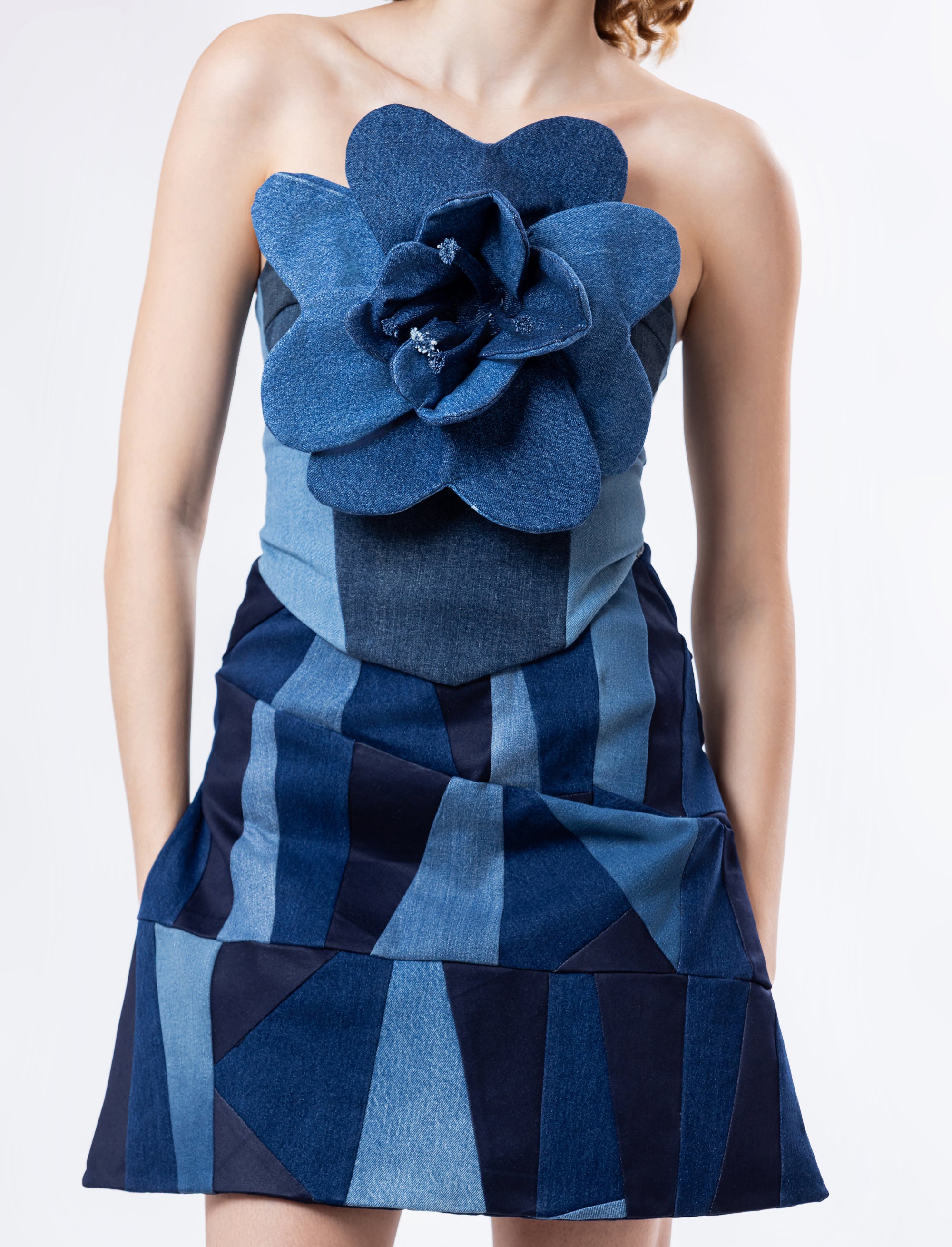 Rosa de Bayahibe Denim Pin talla Medium – pin artesanal denim upcycled flor nacional RD – Milée